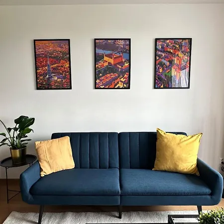 Stylish Duplex Near Old Town Waterfront Nature